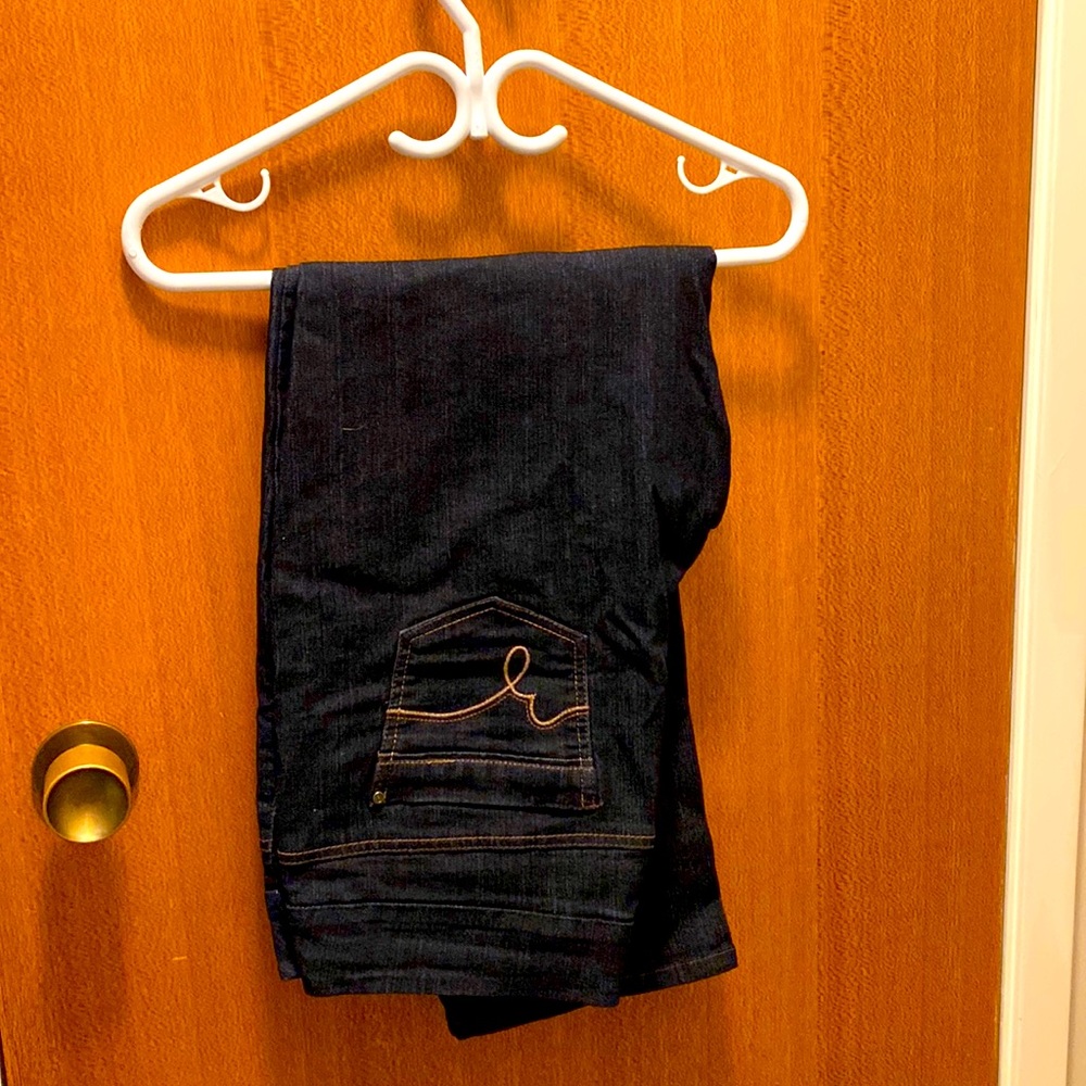 I am selling jeans.